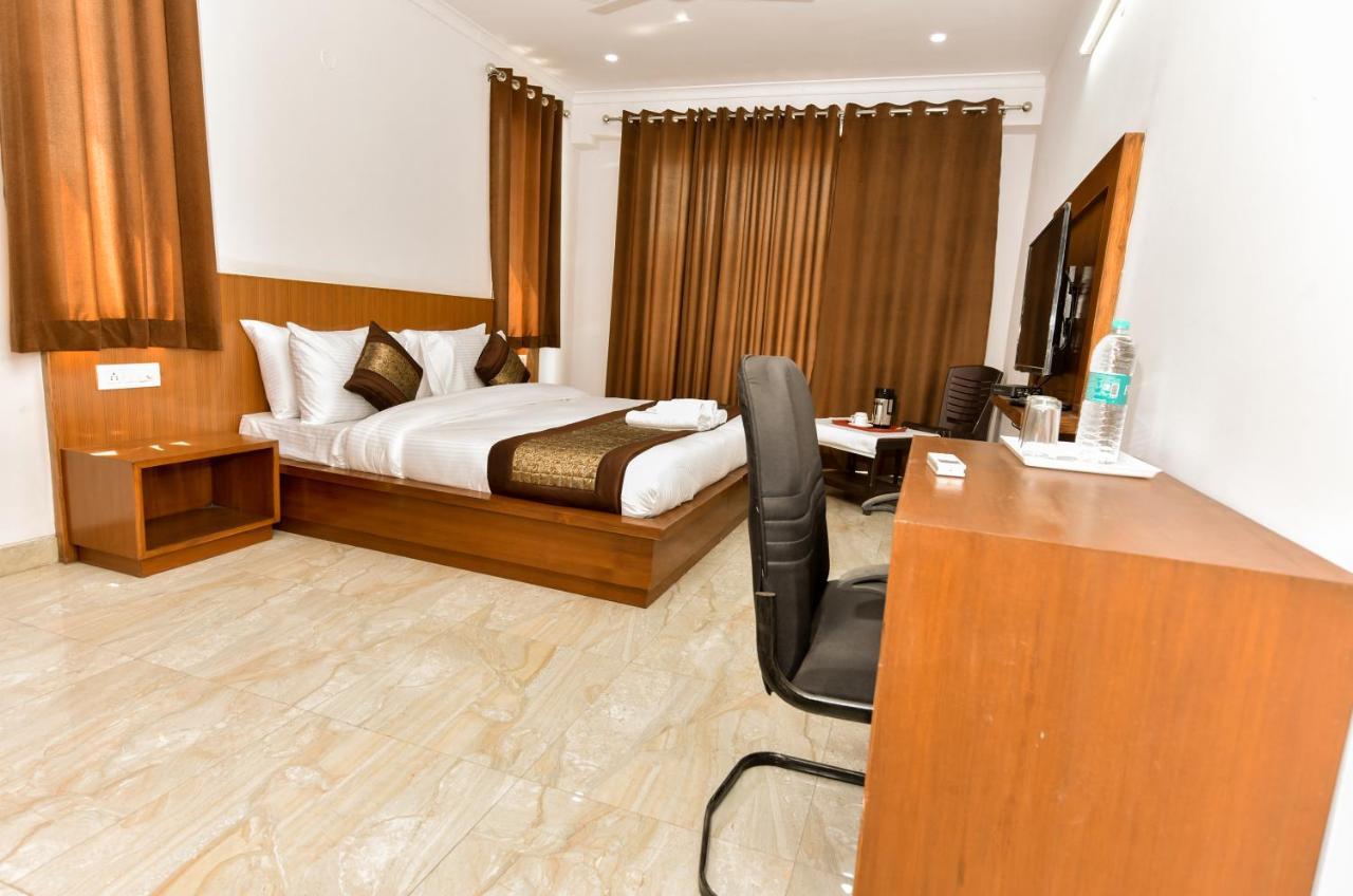 Hotel Luxury Collection Gurgaon Buitenkant foto